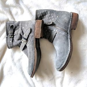 Ugg moto boots size US6 women